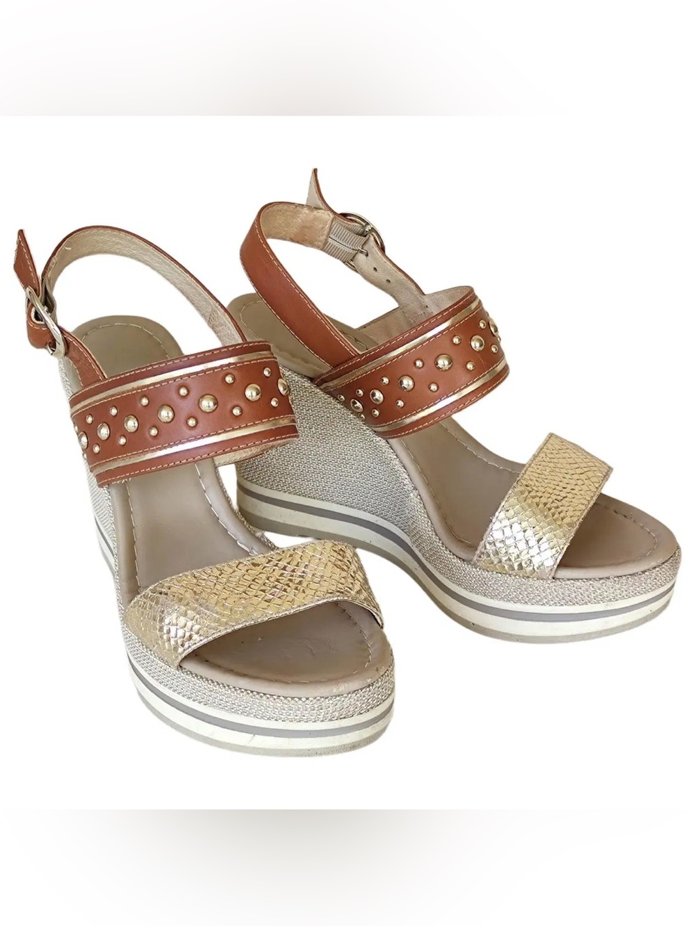 NWOT NERO GIARDINI Leather Wedge Sandals
Size 10